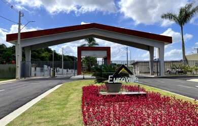 Imagem: O terreno possui 170m² de Área e está localizado em Centro