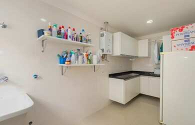 Imagem 14: Casa com suíte no térreo à venda, 317 m² por R$ 2.100.000 - Santa Felicidade - Curitiba/PR