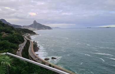 Imagem 4: JOA CASA MARAVILHOSA. Piscina, Vista para o mar, 803m² de Áreae4 Vagas...