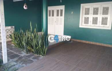 Imagem: A casa possui 2 Dormitórios, 2 Banheiros, 1 Vaga na garagem