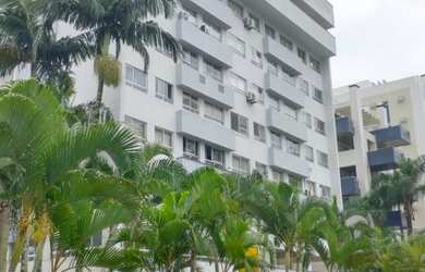 Imagem: O apartamento possui 2 Dormitórios, 1 Banheiro, 2 Vagas na