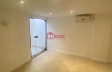 Imagem: O depósito possui 3 Vagas na garagem, 205m² de Área e está