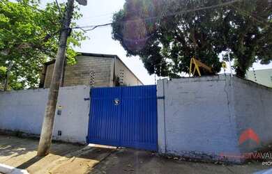 Imagem: O depósito possui 3 Vagas na garagem, 281m² de Área e está