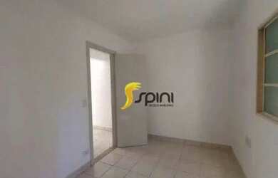 Imagem: A casa possui 1 Dormitório, 1 Banheiro, 4 Vagas na garagem