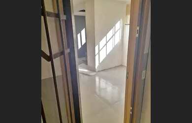 Imagem: O apartamento possui 2 Dormitórios, 1 Banheiro e está localizado