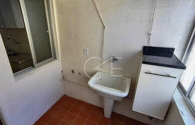 Imagem: O apartamento possui 1 Dormitório, 1 Banheiro, 1 Vaga na garagem