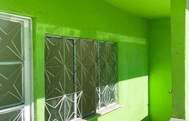 Imagem: A casa possui 1 Dormitório, 1 Banheiro e 2 Vagas na garagem