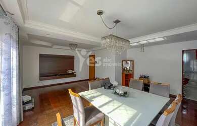 Imagem: O apartamento possui 3 Dormitórios, 1 Banheiro, 2 Vagas na