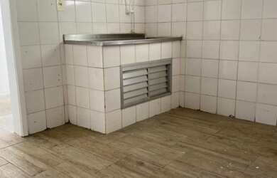 Imagem: O apartamento possui 1 Dormitório, 1 Banheiro, 38m² de Área