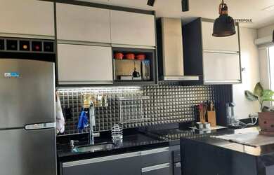 Imagem: O apartamento possui 2 Dormitórios, 1 Banheiro e 52m² de Área