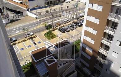 Imagem: O apartamento possui 3 Dormitórios, 1 Banheiro, 1 Vaga na garagem