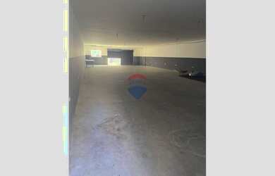 Imagem: O depósito possui 5 Vagas na garagem e 600m² de Área e está