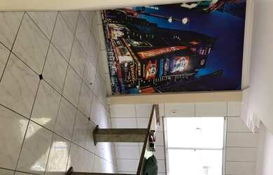 Imagem: O apartamento possui 3 Dormitórios, 1 Banheiro, 1 Vaga na garagem