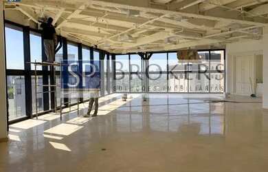 Imagem: O depósito possui 5 Vagas na garagem, 430m² de Área e está