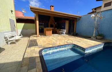 Imagem: A casa em condomínio possui 3 Dormitórios, 4 Banheiros, 4