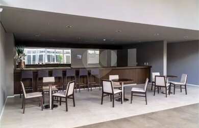 Imagem: O apartamento possui 1 Dormitório, 1 Banheiro, 1 Vaga na garagem