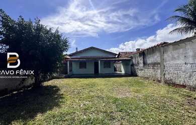 Imagem: A casa possui 4 Dormitórios, 2 Banheiros, 2 Vagas na garagem