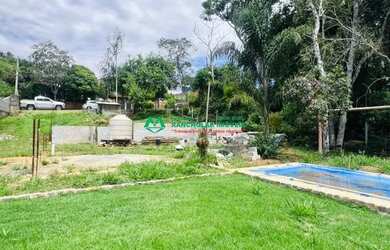 Imagem: O terreno possui 700m² de Área e está localizado em Colina