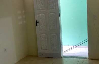 Imagem 2: ALUGA-SE UMA CASA. 1 Banheiroe2 Dormitórios