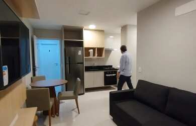 Imagem: O apartamento possui 1 Dormitório, 1 Banheiro, 1 Vaga na garagem