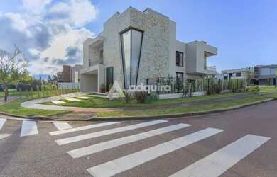 Imagem: A casa em condomínio possui 3 Dormitórios, 4 Banheiros, 4