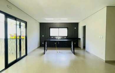 Imagem 10: Casa à venda em Atibaia com 3 suítes, localizada em bairro de Alto Padrão