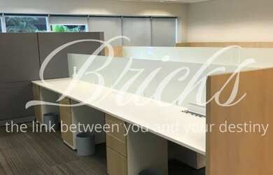 Imagem: O depósito possui 5 Vagas na garagem, 492m² de Área, Imóvel