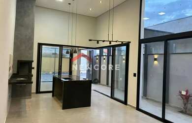 Imagem: A casa possui 3 Dormitórios, 2 Banheiros, 1 Vaga na garagem