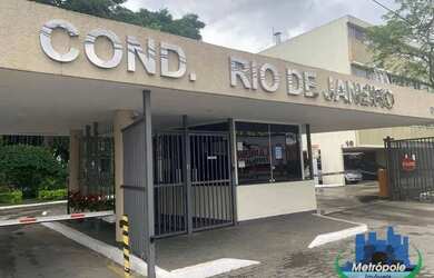 Imagem: O apartamento possui 3 Dormitórios, 1 Banheiro, 1 Vaga na garagem