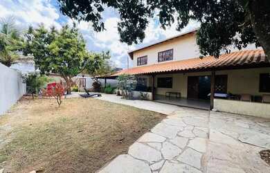 Imagem: A casa em condomínio possui 5 Dormitórios, 5 Banheiros, 5