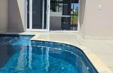 Imagem: A casa possui 2 Dormitórios, 1 Banheiro, 2 Vagas na garagem