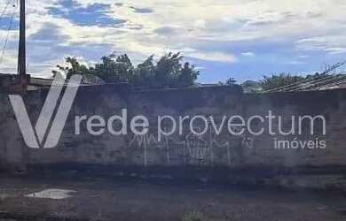 Imagem: A casa possui 2 Dormitórios, 1 Banheiro, 5 Vagas na garagem