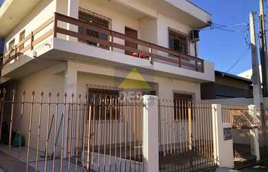 Imagem: A casa possui 2 Dormitórios, 1 Banheiro, 65m² de Área e