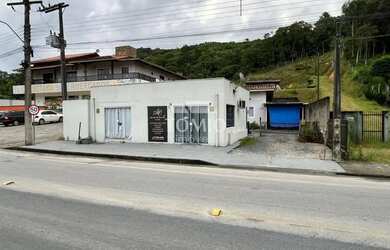 Imagem: A casa possui 2 Dormitórios, 2 Banheiros, 1 Vaga na garagem