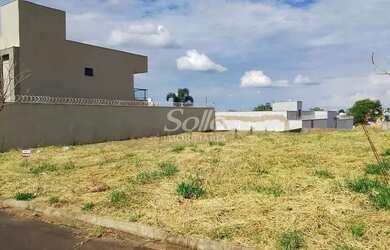 Imagem: O terreno possui 260m² de Área e está localizado em Loteamento