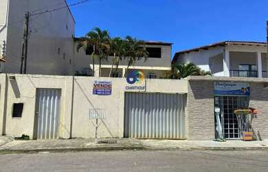 Imagem: A casa possui 5 Dormitórios, 2 Banheiros, 4 Vagas na garagem