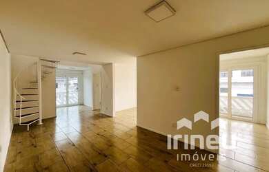 Imagem: A casa possui 3 Dormitórios, 2 Banheiros, 122m² de Área e