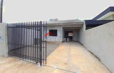 Imagem: A casa possui 2 Dormitórios, 1 Banheiro, 2 Vagas na garagem