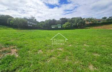 Imagem: O terreno possui 602m² de Área e está localizado em Bosque