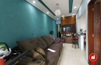 Imagem: A casa possui 2 Dormitórios, 2 Banheiros, 2 Vagas na garagem