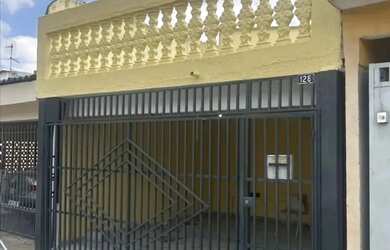 Imagem: A casa possui 3 Dormitórios, 3 Banheiros, 2 Vagas na garagem