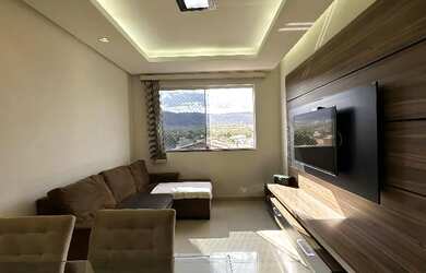 Imagem: A casa possui 3 Dormitórios, 1 Banheiro, 2 Vagas na garagem