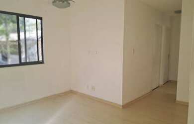 Imagem: O apartamento possui 3 Dormitórios, 1 Banheiro, 1 Vaga na garagem