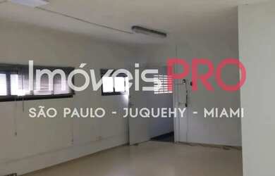 Imagem: O depósito possui 4 Vagas na garagem e 300m² de Área e está