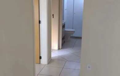 Imagem: O apartamento possui 1 Dormitório, 1 Banheiro, 1 Vaga na garagem