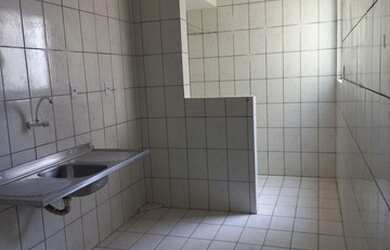 Imagem: O apartamento possui 3 Dormitórios, 1 Banheiro, 1 Vaga na garagem