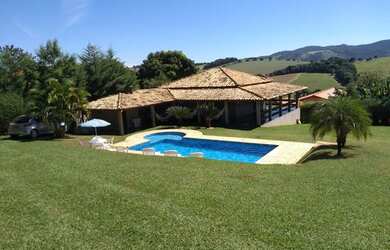 Imagem: A chácara possui 200m² de Área e está localizado em Portal