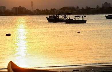 Imagem: A casa possui 4 Dormitórios, 2 Banheiros, 200m² de Área