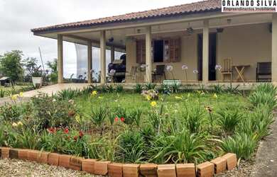 Imagem: A chácara possui 182m² de Área e está localizado em Quississana