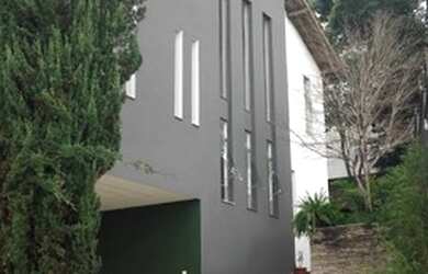 Imagem: A casa possui 5 Dormitórios, 3 Banheiros, 5 Vagas na garagem